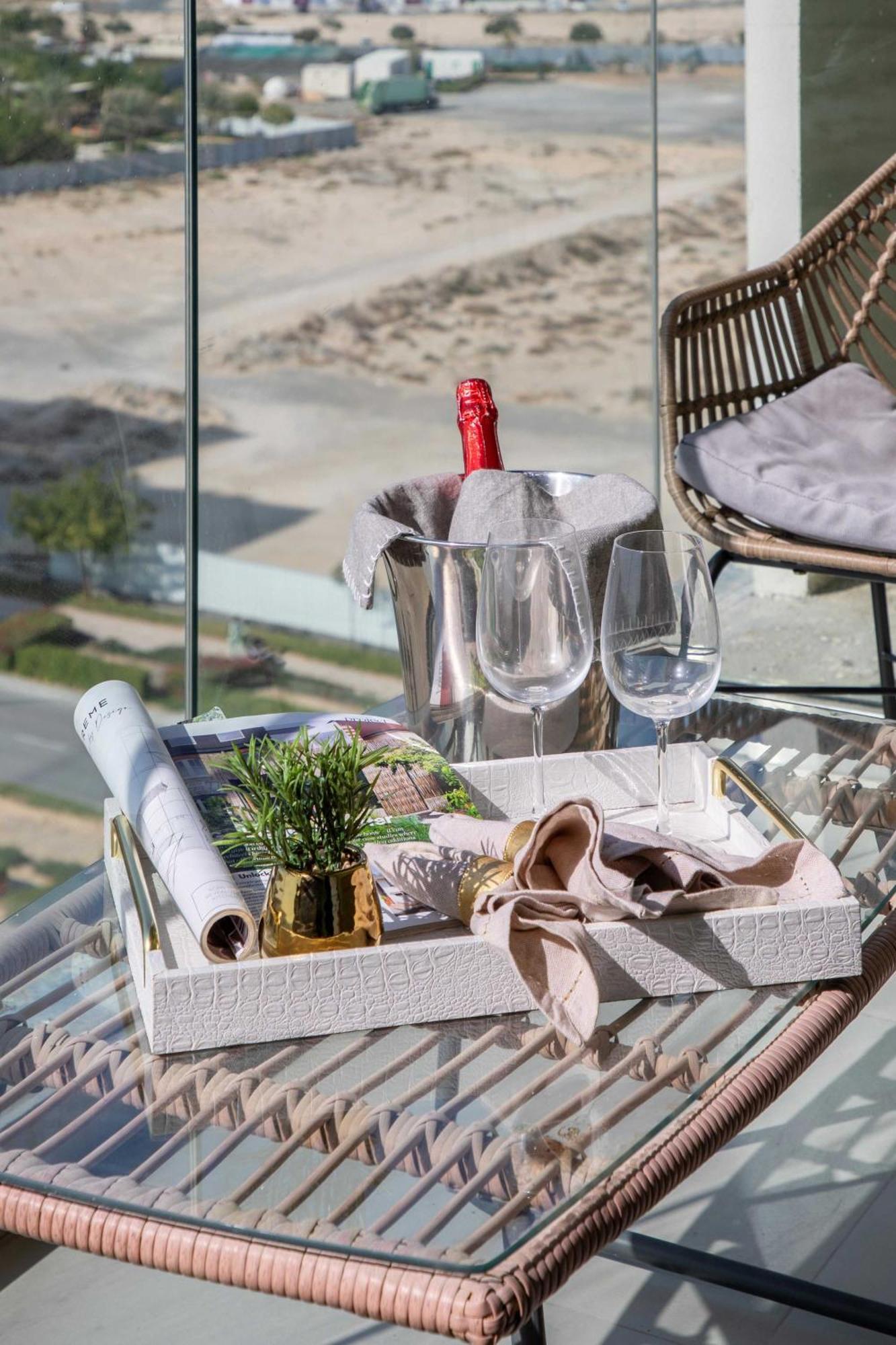 Frank Porter - The Pulse Residences Dubai Exteriör bild