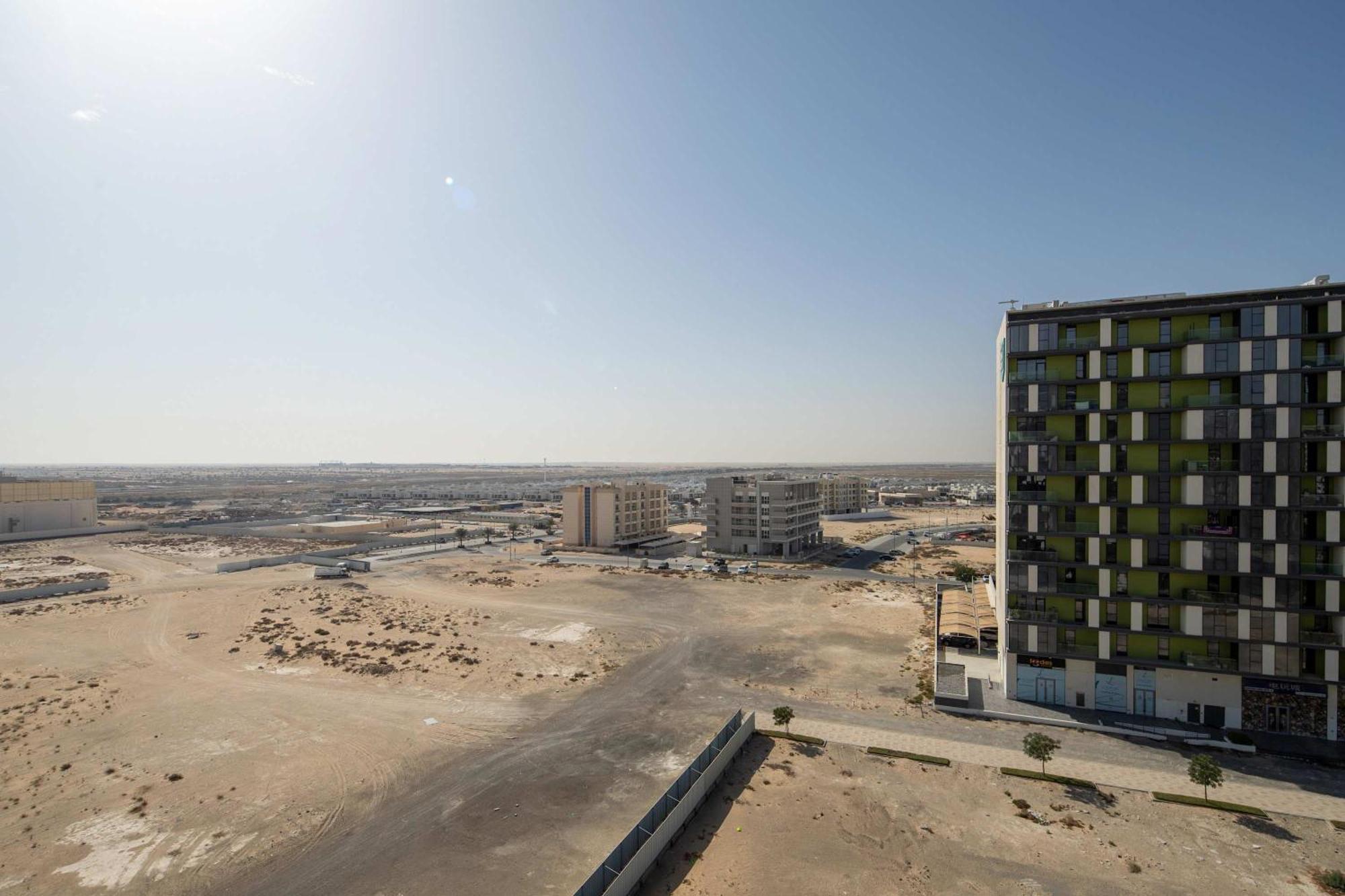 Frank Porter - The Pulse Residences Dubai Exteriör bild